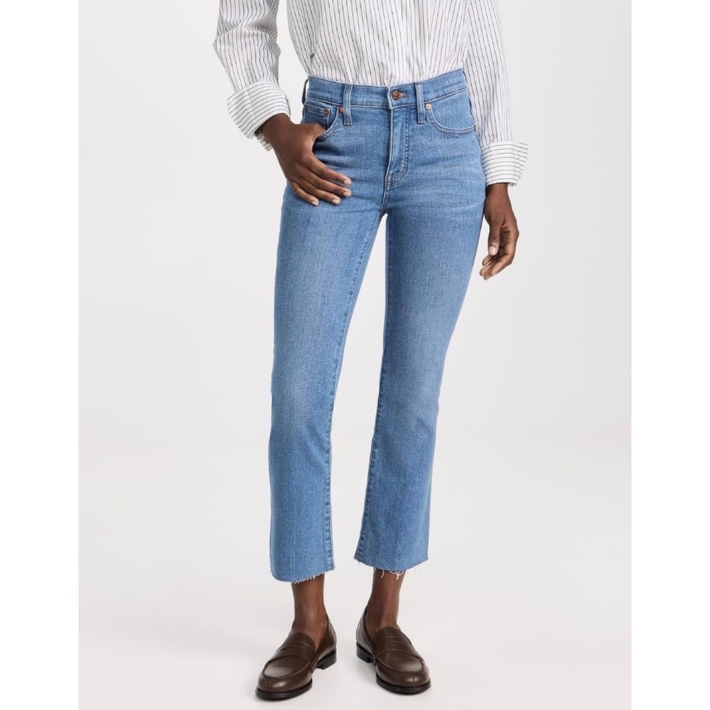 Madewell Mid-Rise Kick‎ Out Jeans DM6866 Medium Wash Blue Raw Hem Womens 26